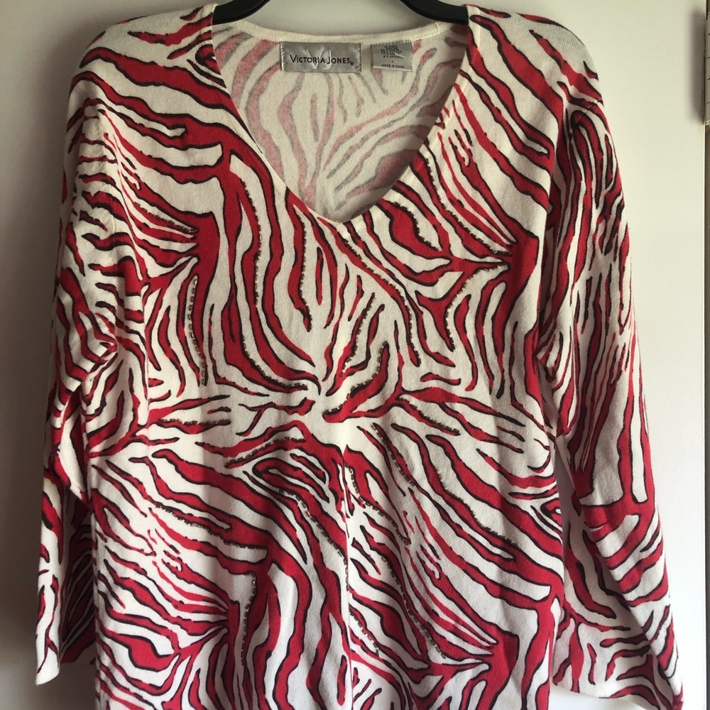 Victoria Jones pink and white print top with brown sequins